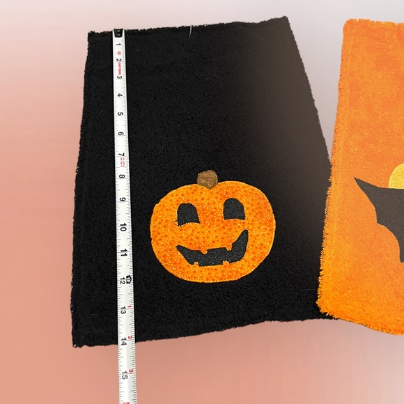 *Lot/3 𝑯𝒂𝒏𝒅𝒎𝒂𝒅𝒆 Halloween HandTowels - Picture 4 of 16